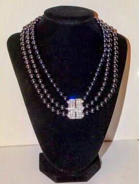 Elizabeth Taylor Black Pearl Diamond Crystal Necklace